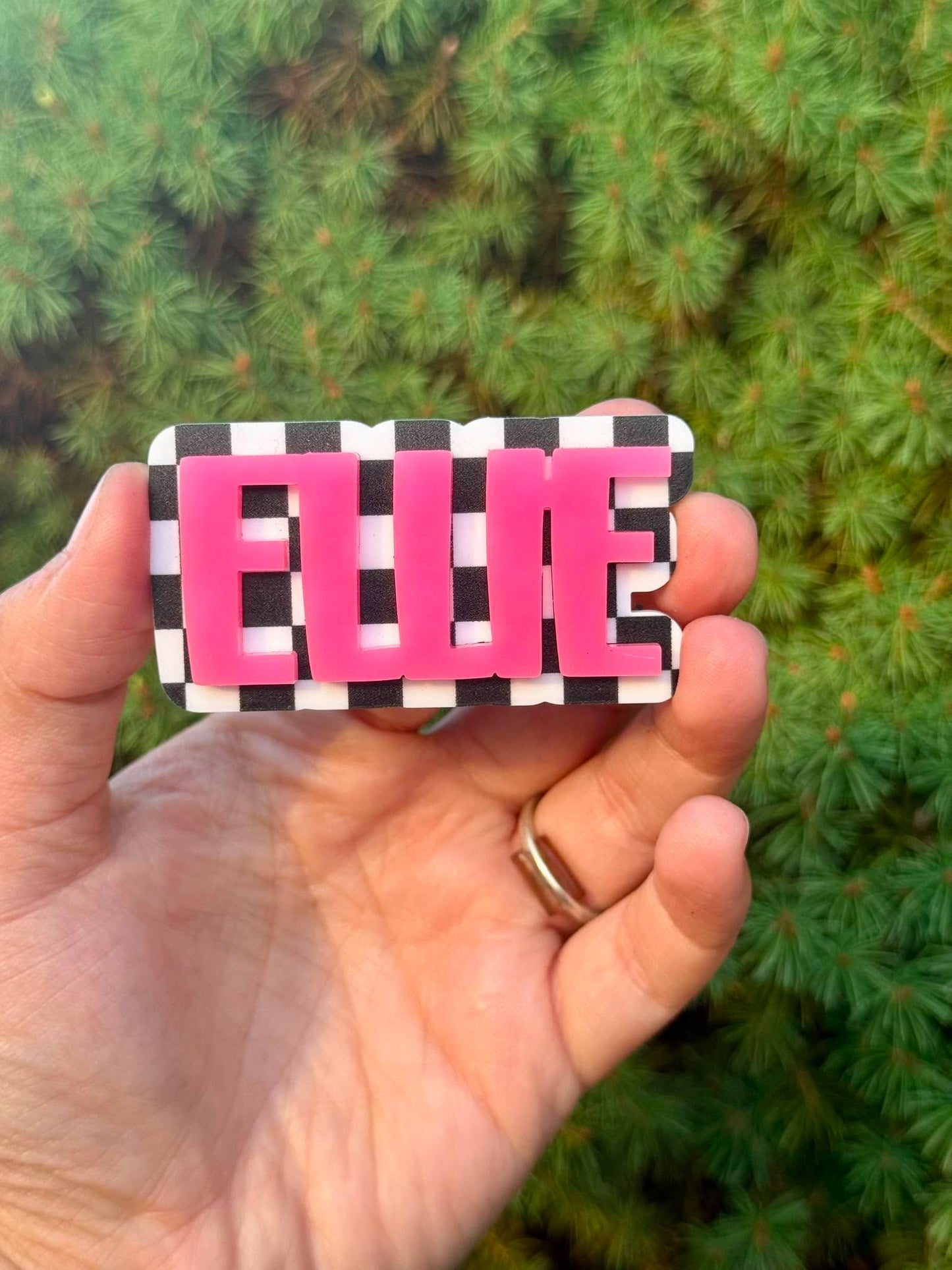 Name Center | Checkered • Neon Pink